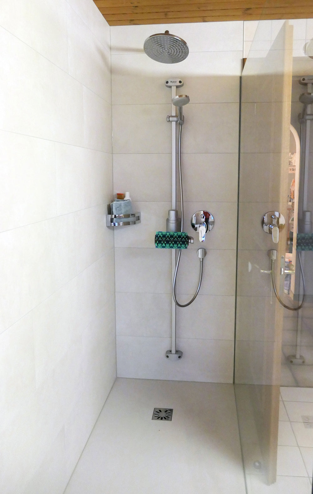 Regendusche kombiniert mit Duschmassage