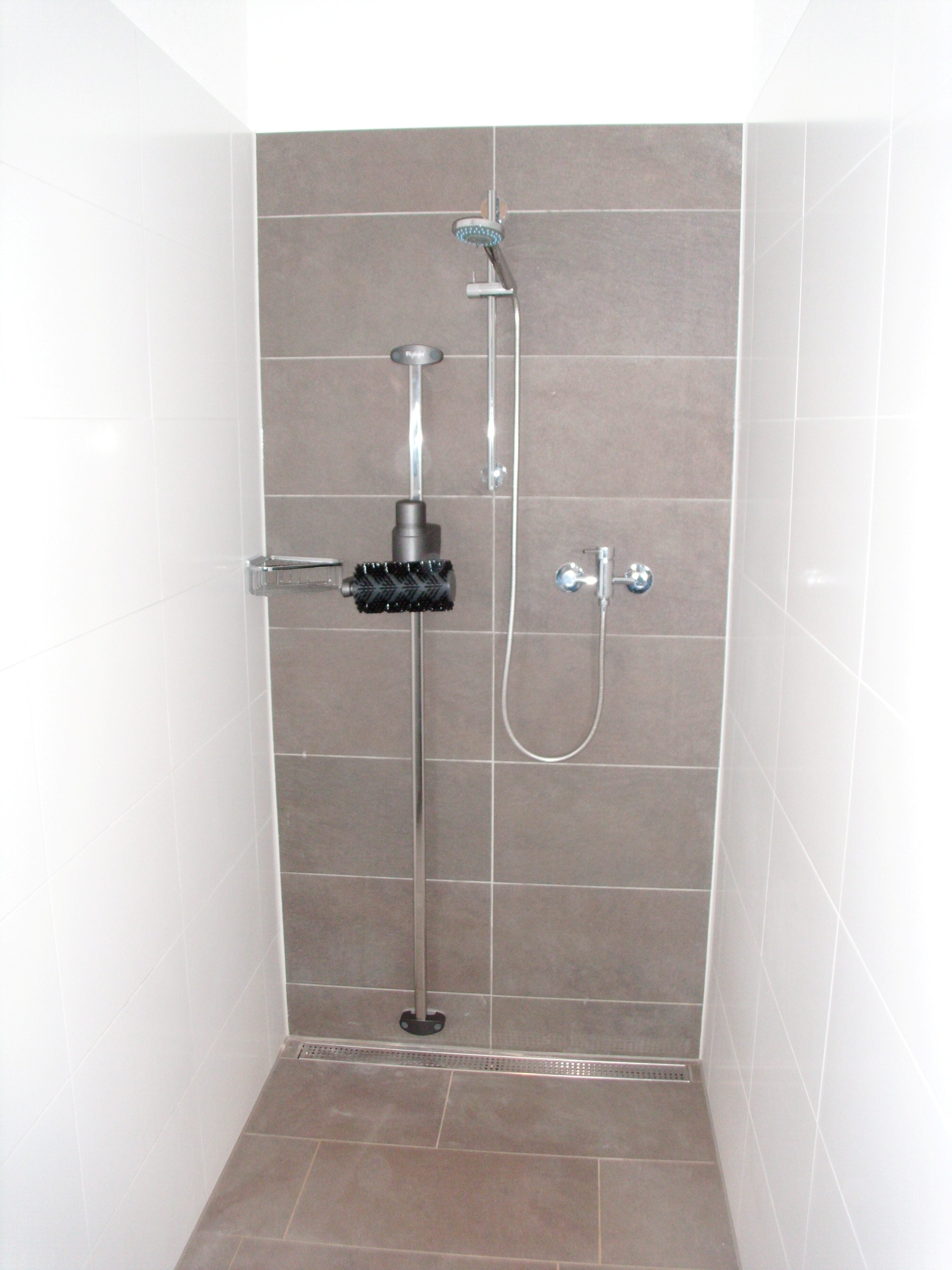 begehbare Dusche mit Massagegerät